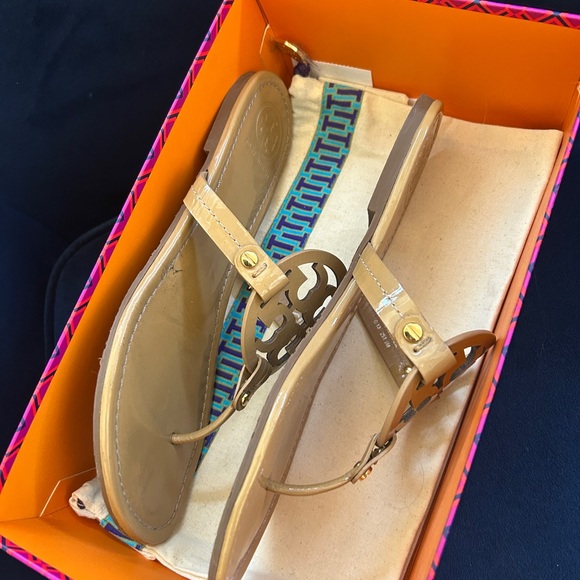 Tory Burch Tan Sandals - Picture 4 of 7